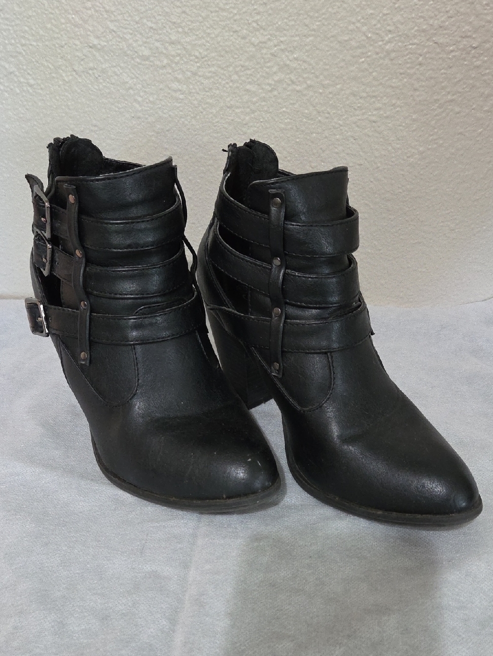 Black Heeled Booties Women's 8 1/2